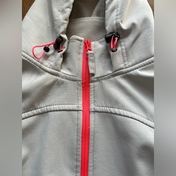 Athletic Works women’s large jacket, soft shell, hooded, off-white - Picture 4 of 13